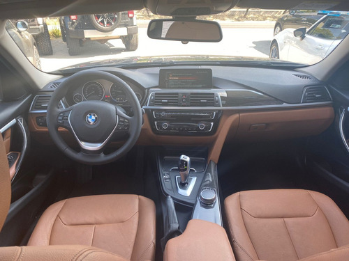 BMW Serie 3 2.0 330ia Luxury Line At