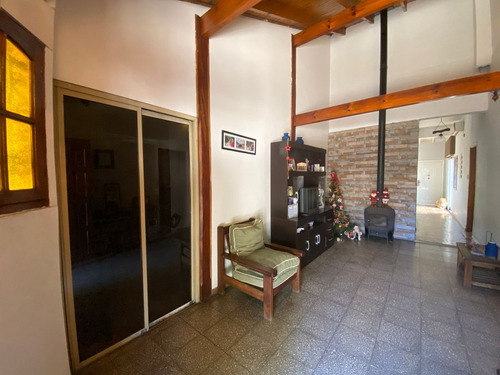Casa En Venta 3 Amb, Benito Juarez, El Palomar