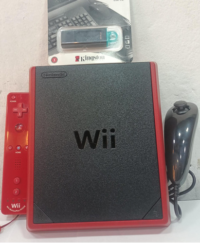 Nintendo Wii Mini + Mem 64 ( 18 J) + Remoto + Nunchuck