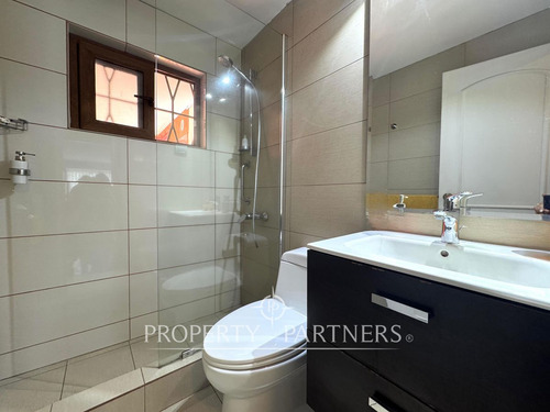 Cómoda Y Amplia Casa En Venta, Lomas De Mirasur.
