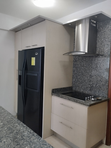 Apartamento En Alquiler Calle Arismendi, Lecheria