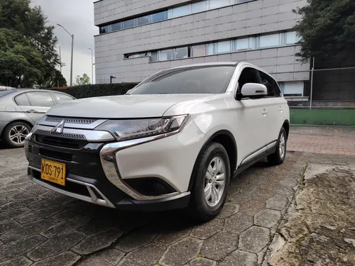 Gasolina, Automatica, 7 Puestos, 4x4, 2.4cc