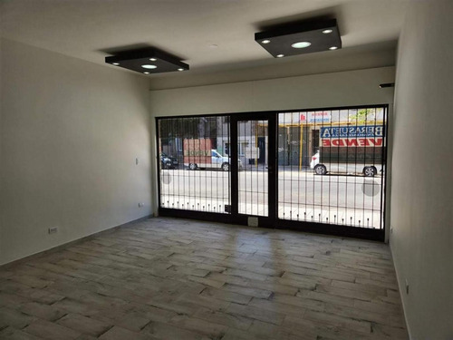 Imagen 3 de 4 de Impecable Local A La Calle En Venta Reciclado