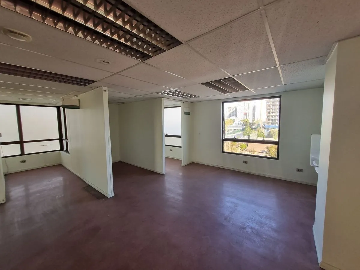 Imagen 4 de 12 de Se Arrienda Oficina Comercial En Vicuña Mackenna 6...