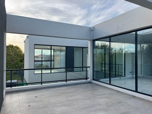 Casa En Venta En Haras Santa Maria, Escobar, G.b.a. Zona Norte