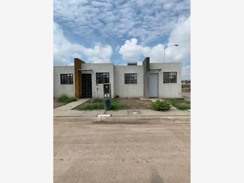 Imagen 1 de 9 de Casa Sola En Venta Colibrí