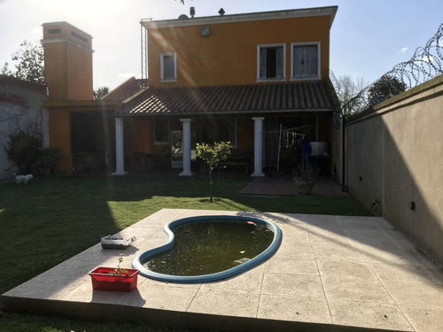 Imagen 16 de 18 de Venta Casa De 2 Plantas En Excelente Ubicación - Francisco Alvarez