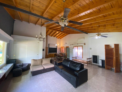 Casa Quinta En Ave Del Paraíso 767