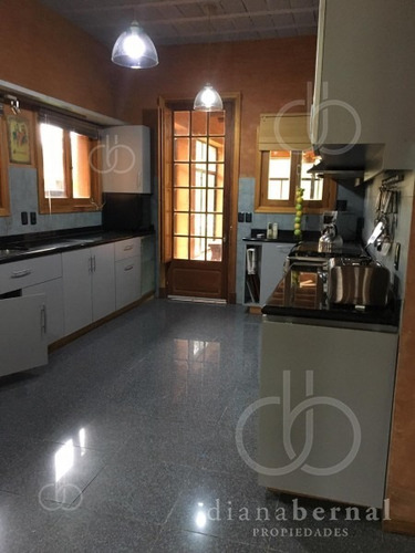 Imagen 10 de 30 de Punta Del Este, Barrio Privado, 700 M2 Construidos.- Ref: 54308