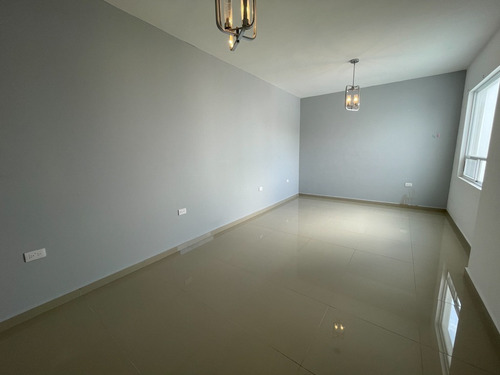Imagen 11 de 18 de Casa En Venta Con Roof Garden En La Zona De Paseo San Junipero, Queretaro