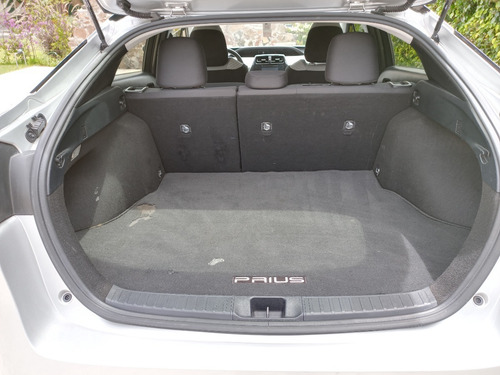 Imagen 11 de 12 de Toyota Prius 2016 Base 1.8