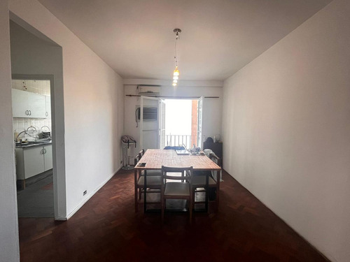 Venta - Departamento De Tres Dormitorios Con Balcón En Centro Río, Rosario