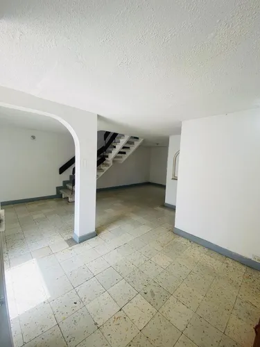 Vendo Casa Unifamiliar De Dos Pisos Barrio Los Alamos