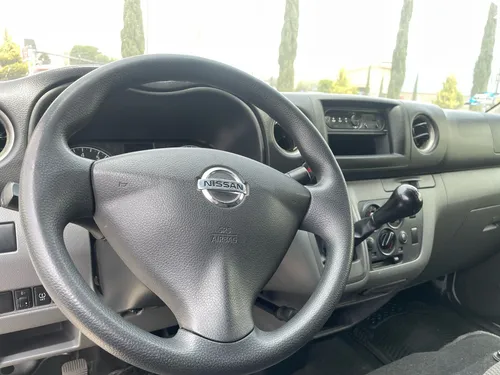 Nissan Urvan 2.5 Panel Amplia Aa Paquete Seguridad Mt