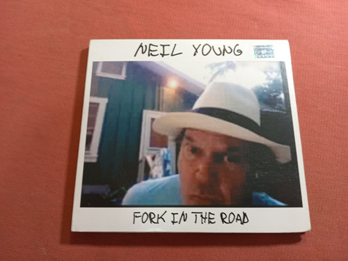 Neil Young / Fork In The Road Cd + Dvd / Ind Arg B8  