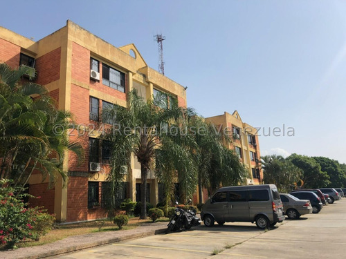 Apartamento En Venta Ubicado En Los Guayabitos Naguanagua Carabobo 24-16896, Eloisa Mejia