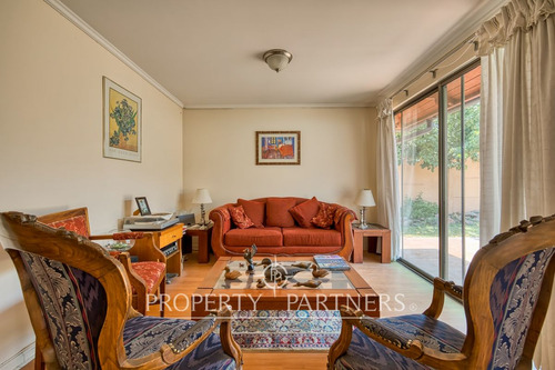 Casa Chilena En Condominio Consolidado En Chicureo...