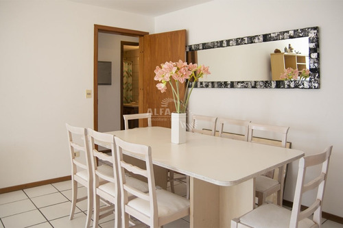 Imagen 3 de 18 de Apartamento De 3 Dormitorios Con Parrillero En Venta, Edif. Cap Breton. Playa Mansa.