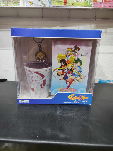 Set Regalo Sailor Moon 3 Piezas Llavero, Taza Y Libreta
