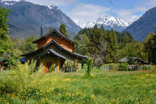 Imagen 4 de 17 de Casa Templo Tipo Pagoda, Entorno Rural, Vista Y Naturaleza.