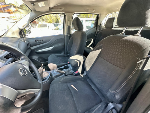 Nissan Np300 2.4 Doble Cabina Se Aa Pack Seg Mt