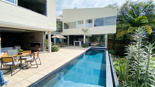 Vendo Casa Independiente Con Piscina En Envigado, Hermosa Vista