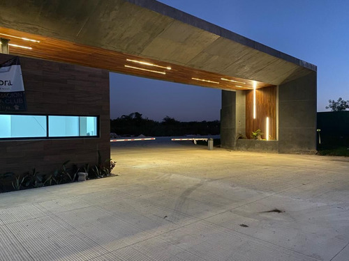 Lote En Tamora, La Privada Mas Completa Con Casa Club Y Amen
