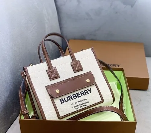 Burberry top carteras replica