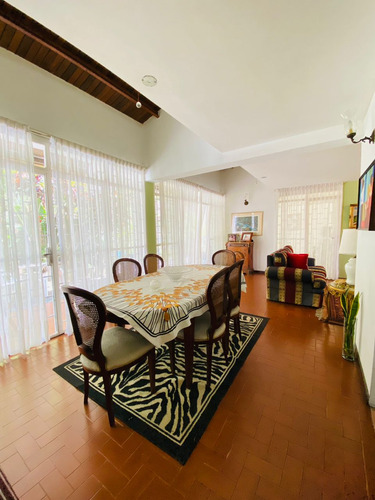 Casa En Venta 384 M2 - Urb. Alto Prado