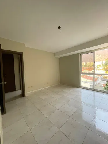 Res Titanium Suite, Mañongo