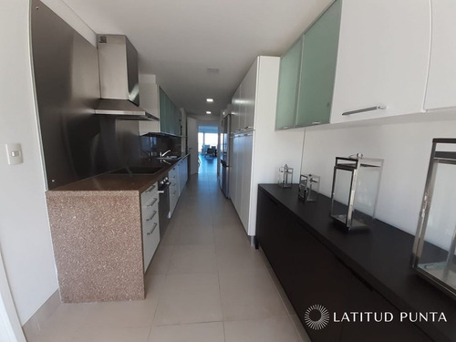 Imagen 2 de 15 de Apartamento Esquinero En Le Parc, 3 Suites Más Dependencia