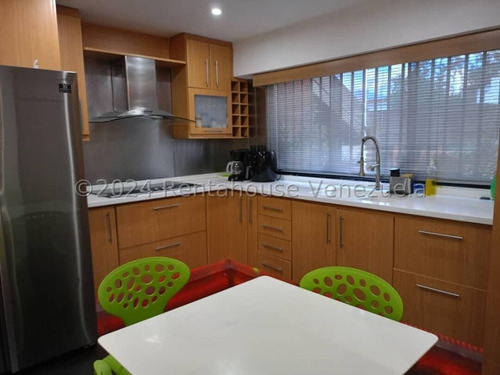 Townhouse En Alquiler, Urb. Lomas De La Trinidad
