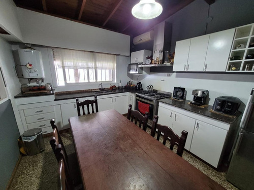 Imagen 3 de 11 de En Venta - Importante Propiedad Con 3 Dormitorios, Pileta Y Garage Cubierto En Moreno | Barrio San Jose
