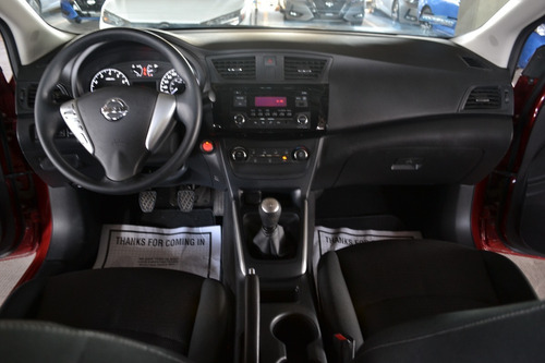 Imagen 11 de 13 de Nissan Sentra Rojo