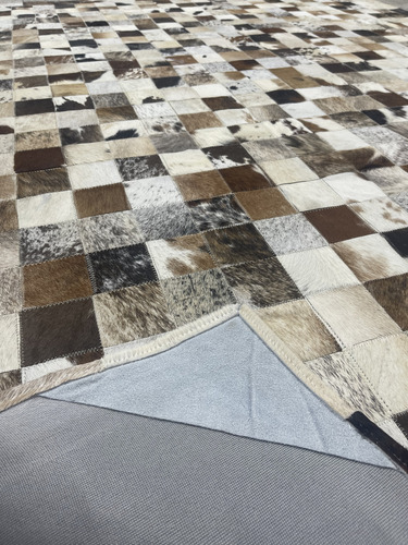 Tapete De Couro De Boi 1,50x2,0 Quadriculado 10x10 Com Borda