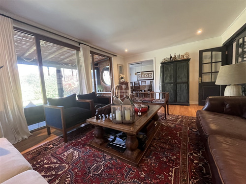 Casa En Venta De 7 Dorm. En Lo Barnechea