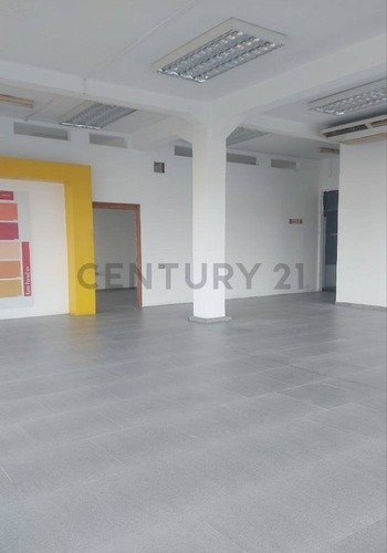 Local Comercial En Alquiler En Barcelona. C.c Gold Country