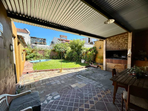 Venta/permuta Casa 5 Amb A Refac Caseros Centro