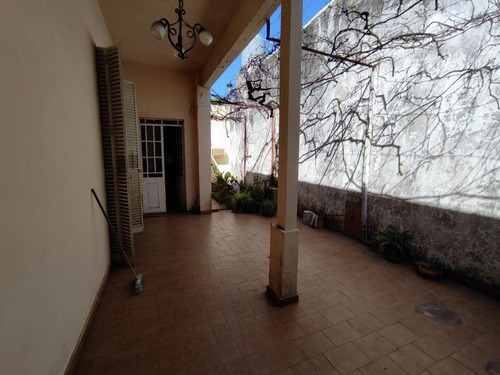 Imagen 3 de 8 de Casa Lote Venta - Haedo