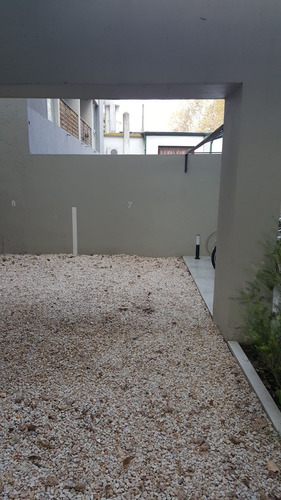 Imagen 5 de 11 de Cocheras Cubiertas En Centro De Tigre A Metros De Av. Italia