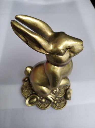 Figura Conejo Dorado Feng Shui