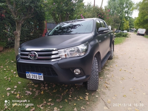 Toyota Hilux 2.8 Cd Srv 177cv 4x4 2017