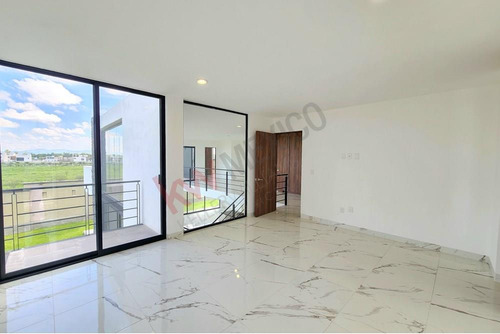 Casa En Venta En Balvanera Con Recamara En Planta Baja Y Estudio