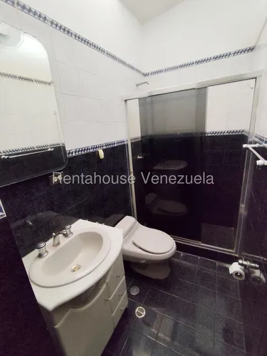 Excelente Townhouse En Venta El Hatillo #25-17948