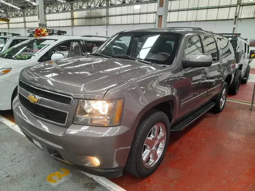 Chevrolet Suburban 5.3 Lt Piel Mt