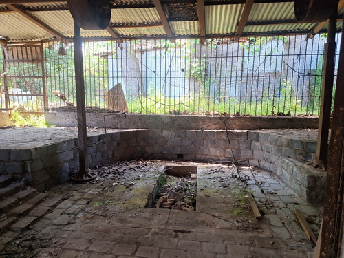Terreno Con Gran Galpón, Bodegas, Oficinas Y Casa