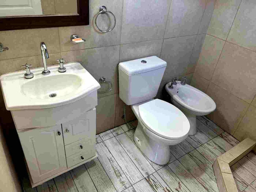Venta Casa Leloir + Quincho + Departamento +pileta