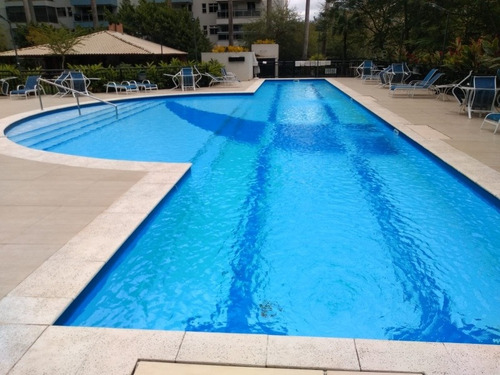 Imagem 3 de 5 de Manutenção De Piscinas