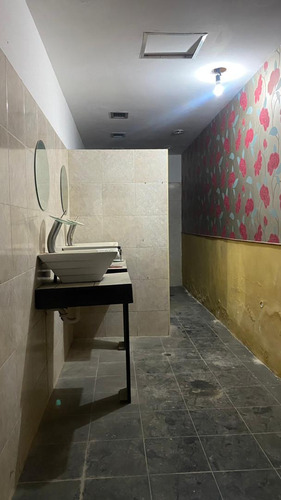 Casa Comercial En Alquiler En El Viñedo (ac)