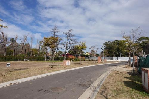 Imagen 17 de 24 de Lote En Venta En Excelente Barrio Cerrado La Clementina En La Mejor Zona Del Jockey. San Isidro.